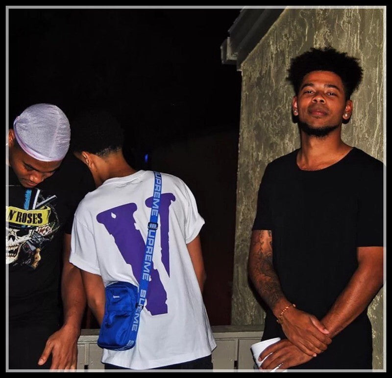 Wholesale Same style as wang yibo lone Short-sleeved with a large back v Reflective Rhinestone Devil Angel Couple Outfit Loose Fit T Shirt